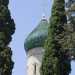 Con il suo inconfondibile profilo orientaleggiante, il verde smeraldo che riveste il tetto spiovente e la rotondit della sua caratteristica cupola, la Chiesa russa rappresenta probabilmente ledificio pi originale di Bari